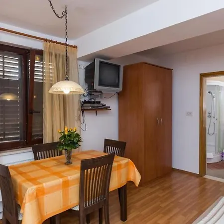 Milanovic - Premium Studio With Terrace And Garden View * Cavtat
