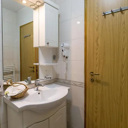 Milanovic - Premium Studio With Terrace And Garden View * Cavtat