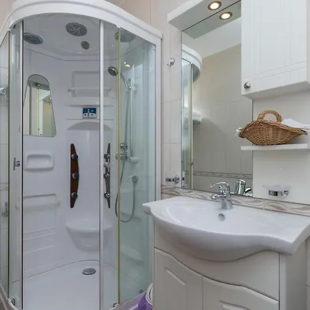 Milanovic - Premium Studio With Terrace And Garden View شقة